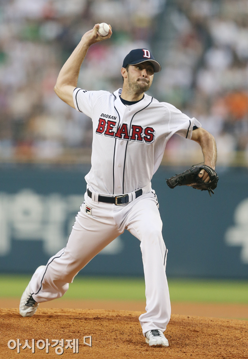 [포토] 두산의 새 외국인 투수 핸킨스