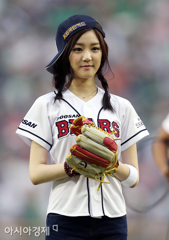 [포토] 이유비 '초롱초롱 시구 눈빛'