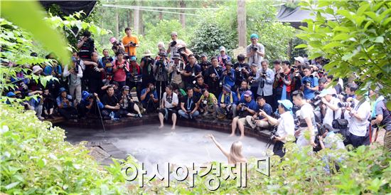 [포토]전국 세미누드촬영에  집중된 사진동호인들