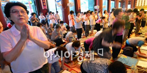 [포토]간절한 기도, 수능 100여일 앞두고