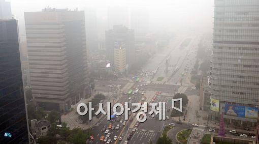 [포토]안개 낀 광화문 거리