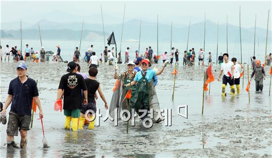 장흥 대덕 앞바다에서 개막이 행사 개최