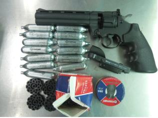 일산 아파트 옥상서 실탄 1발 발견…경위 조사 