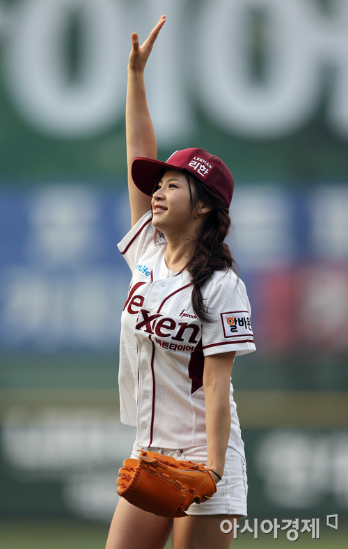 [포토] 인사하는 스페이스A 도하린