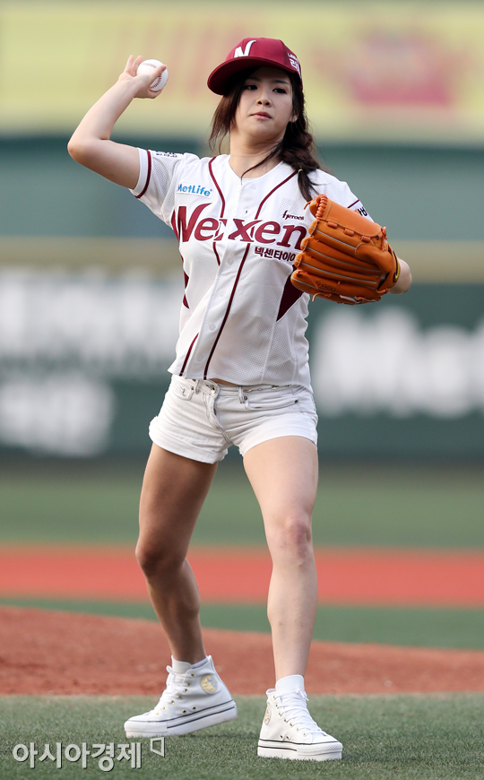 [포토] 스페이스A 도하린 '힘찬 시구'