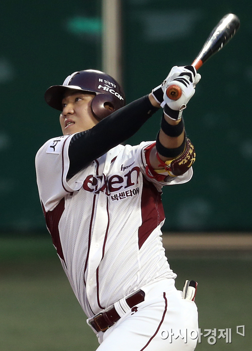 [포토] 김민성 '시원한 만루홈런!'