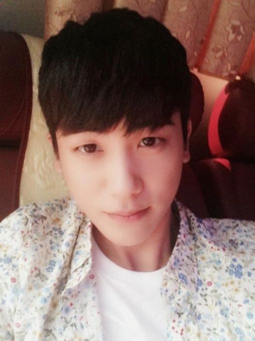 박형식 근황,  꽃남방 입고 뽀샤시 셀카 '女心 '올킬'