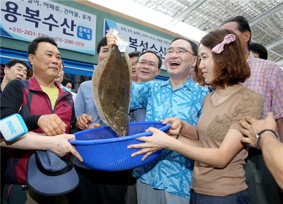 정홍원 국무총리, 청정해역 되찾은 태안 방문