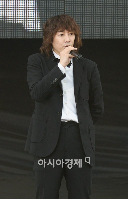 [포토]김장훈, 유창한 영어 실력으로 소개하는 'DMZ 세계평화콘서트'