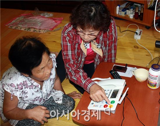 함평군 독거노인 응급안전 돌보미 시스템  본격 운영