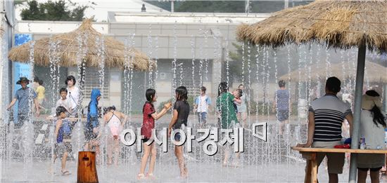 [포토]더위엔 물이 최고여~