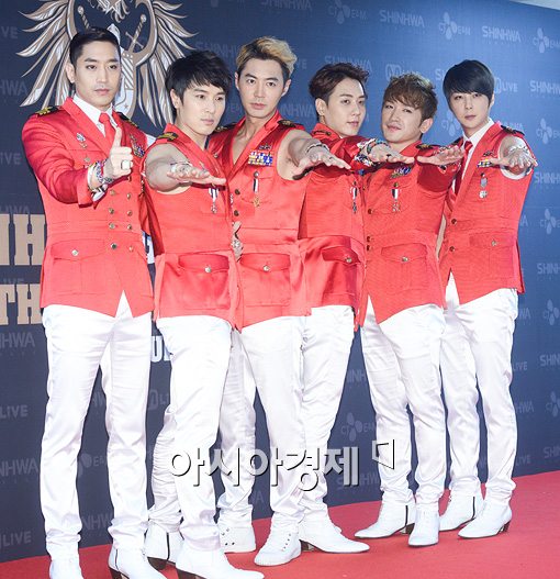 [포토]신화 '전매특허 포즈'