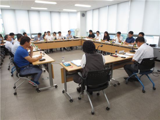 지난달 30일 열린 급식 식재료 공급업체 관계자 토론회
