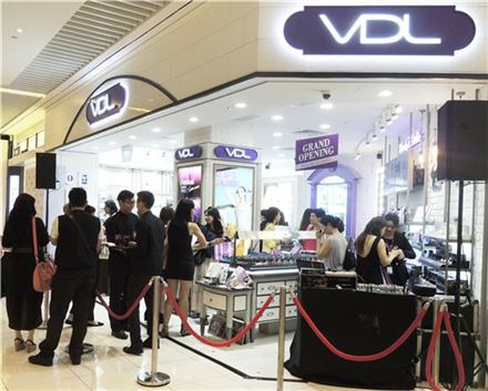 LG생활건강, 메이크업 전문 브랜드 'VDL' 싱가포르 1호점 개점