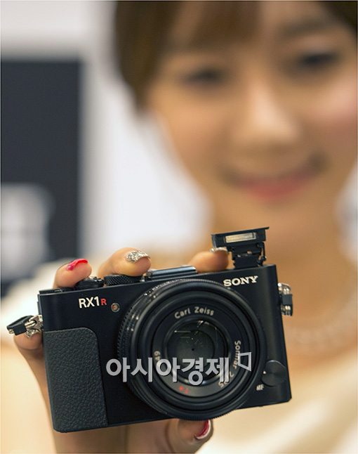 [포토]소니, 하이엔드 카메라 RX1R 출시