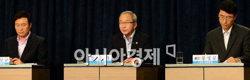 [포토]현오석 부총리, 한국방송기자클럽 토론회 참석