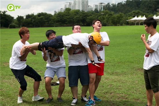 샘 해밍턴 목봉 체조 재연 "유격 훈련으로 돌아간 기분"