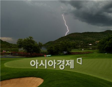 [여름골프] 골프장도 "낙뢰주의보~"