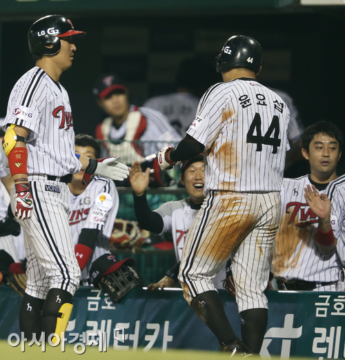 [포토] 홈인하는 윤요섭 '다시 앞서나가자'