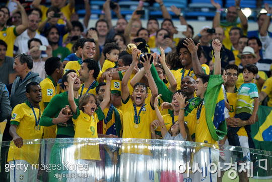 2013 컨페더레이션스컵에서 전승 우승을 차지한 브라질 대표팀 [사진=Getty Images/멀티비츠]