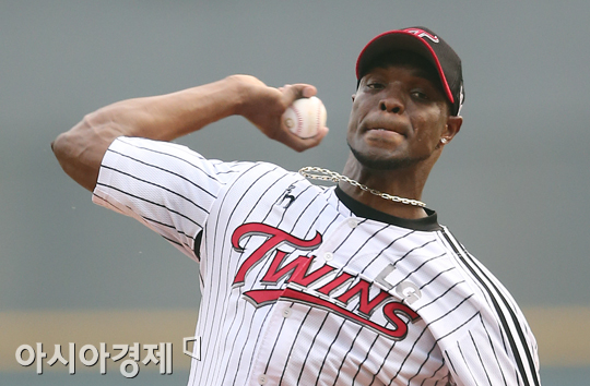 [포토] LG 선발투수 리즈 역투