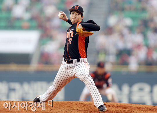 [포토] 역투하는 롯데 고원준
