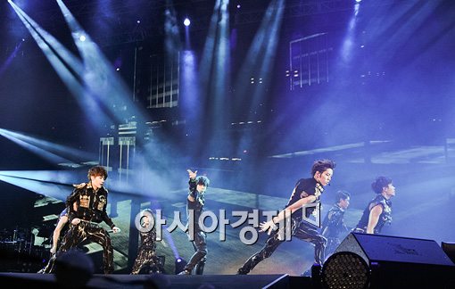 [포토]인피니트, 손짓 한번에 뜨거운 함성이~