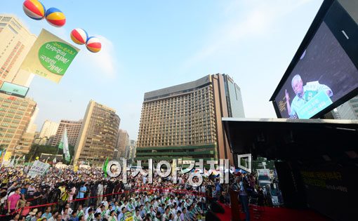 [포토]김한길, "등 떠밀어 나오지 않았습니다"