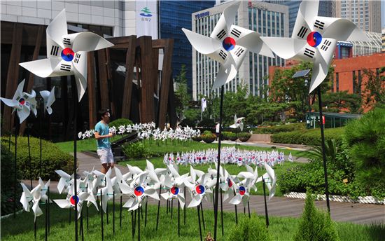 8.15 광복절 앞두고 송파구 전역 태극기 물결