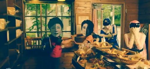 日 국민밴드, 역사교육 비판 신곡 '인기몰이'
