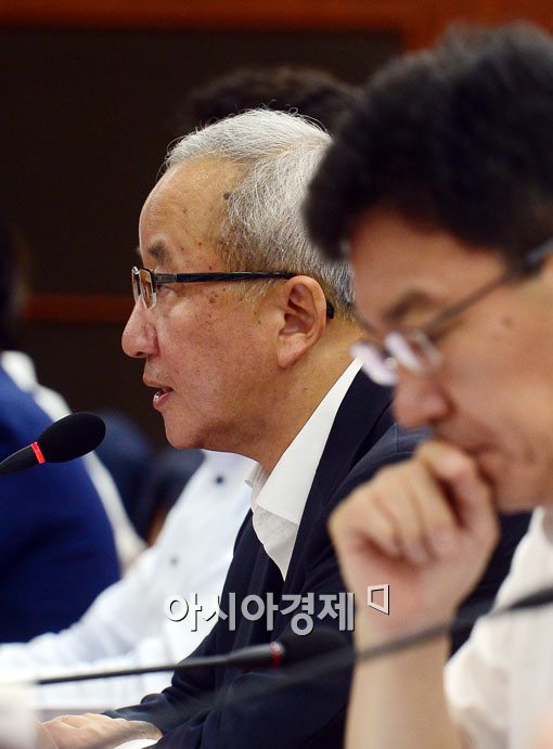 [포토]현오석, "에너지 저소비형으로" 윤상직 "고심"