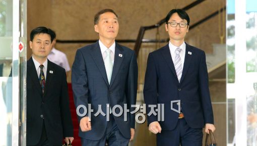 [포토]걸어나오는 남북 7차 실무회담 남측 대표단
