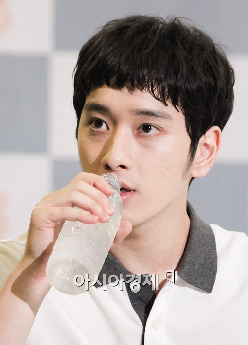 [포토]찬성 '물 한번 마셔볼까?'