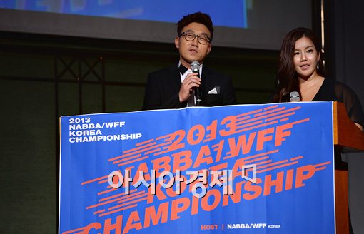 [포토]'2013 NABBA/WFF 코리아 챔피언십' 사회보는 김현욱-박수희