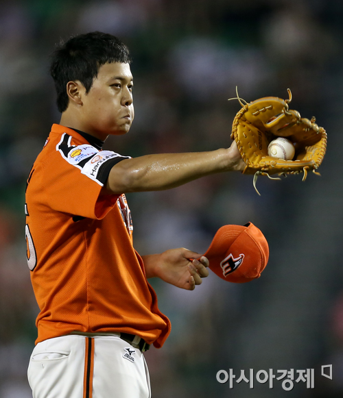[포토] 유창식 '제구가 마음에 안들어'