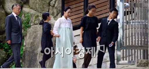 [포토]제사에 참석한 정의선 현대차 부회장과 가족들