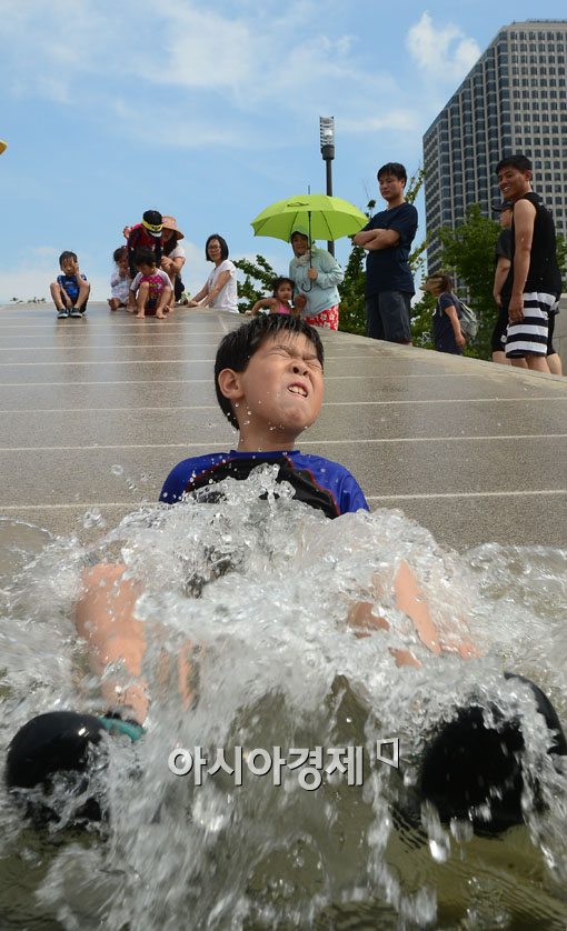 [포토]너희가 아느냐, 여의도 워터슬라이드 