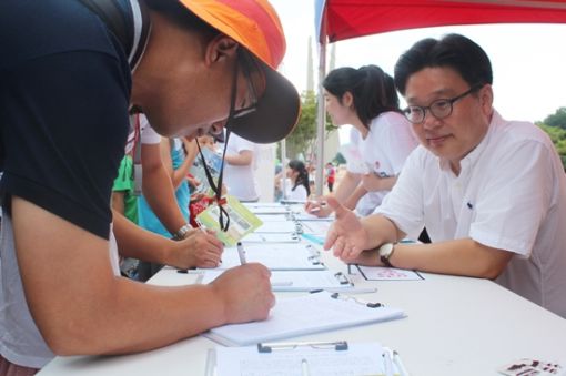"한국사를 수능 필수과목으로"…서명운동 10만명 돌파 