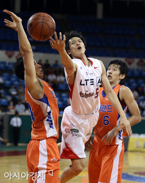[포토] 김선형 '파울 싫어~잉'