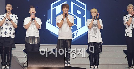 [포토]컴백 인사하는 히스토리