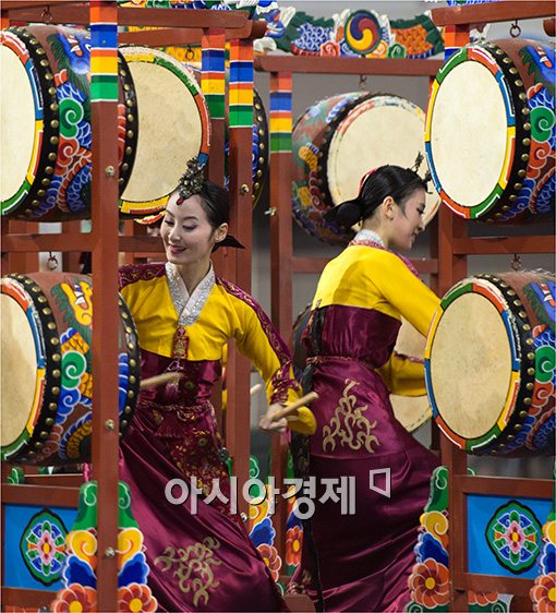 [포토]매혹적인 ‘오고무’ 춤사위