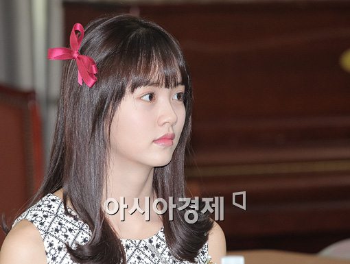 [포토]김소현, 중학생의 핫 아이템은? '귀여운 머리띠'