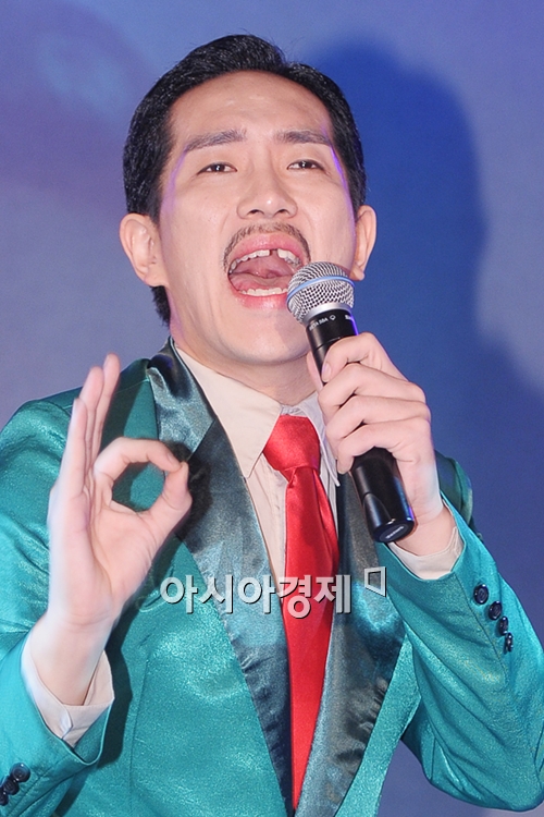 허니지 권태현 "치아 빈 자리, 여러분의 사랑으로 채워 달라"