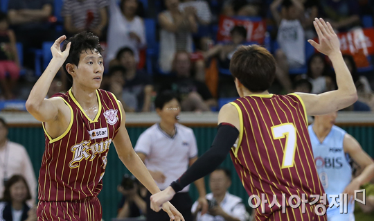 [포토] 한희원 '차이 벌려나가자!'