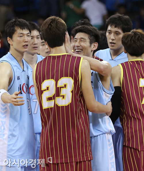 [포토] 양동근 '김민구, 고생했다'