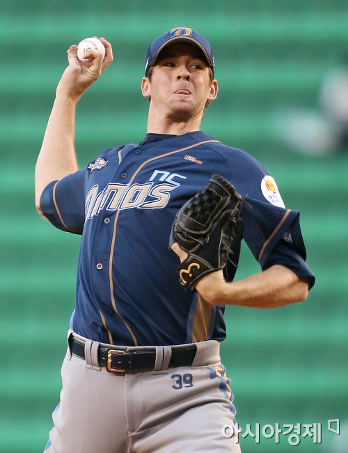 [포토] 역투하는 NC 찰리