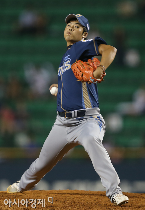 [포토] 역투하는 NC 이성민