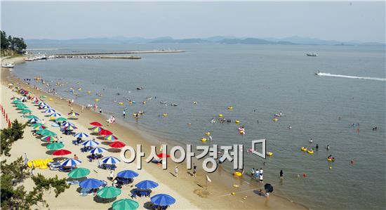 보성군 율포솔밭해변·해수풀장, 여름 특수 '톡톡'