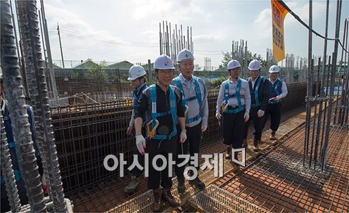 [포토]건설 현장 방문한 방하남 장관