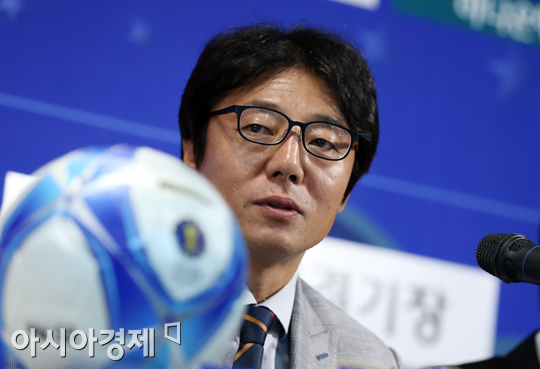 [포토] 황선홍 감독 '디펜딩 챔피언의 자존심을 지켜야죠'